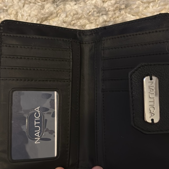 Nautica wallet EUC - Picture 2 of 8